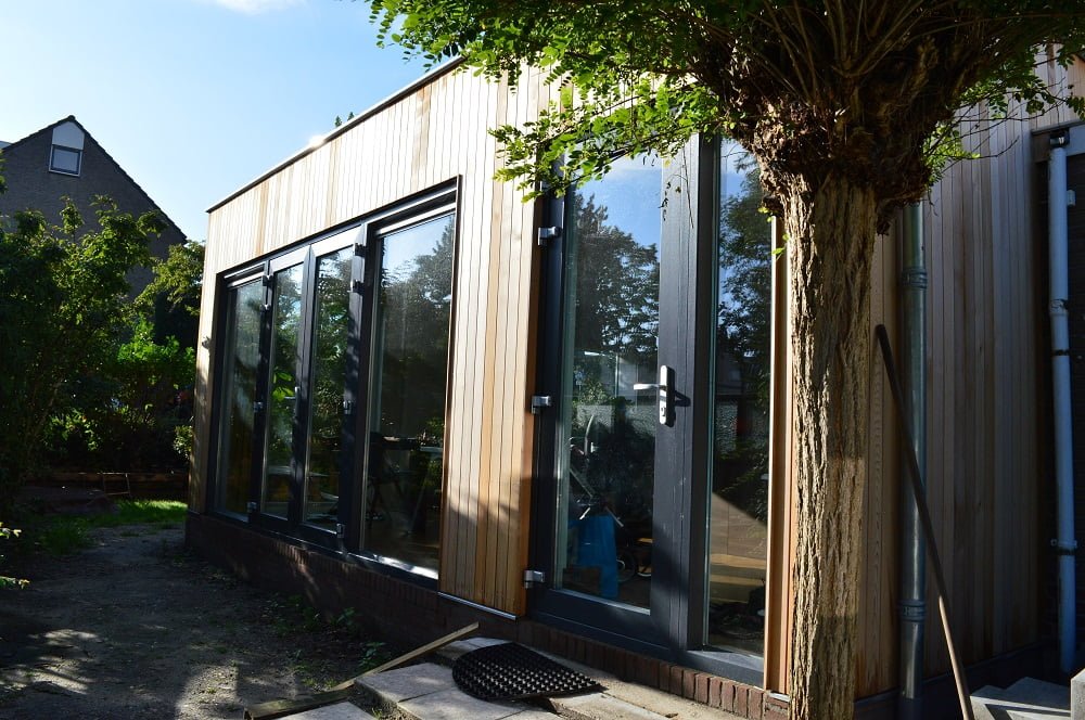 aanbouw-met-red-cedar-hout