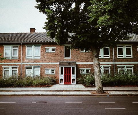 Hoe hoog mag je bouwen op de erfgrens